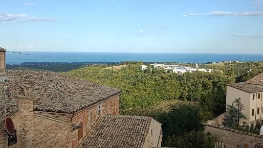 Foto Casa indipendente in lupin 6, Ripatransone Centro di 240 m² in vendita