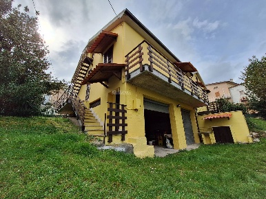 Foto Casa indipendente in Contrada rocchetta snc, Castorano di 130 m²
