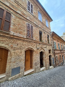 Foto Casa indipendente in Via del Cavaliere, Acquaviva Picena di 300 m²