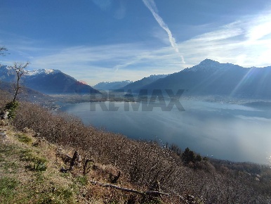 Foto Casa indipendente in via per Caino, Vercana Centro di 168 m²