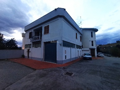 Foto Casa indipendente in contrada lava, Offida Centro di 1100 m²