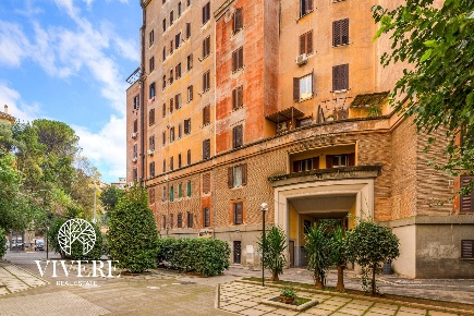 Foto Appartamento in Via Di Donna Olimpia 30, Roma di 47 m² con 2 locali