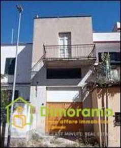Foto Appartamento in Via Ragazzi del 99  13, Nuoro Centro di 85 m² all'asta
