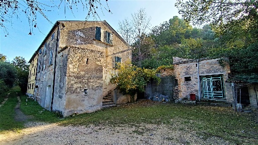 Foto Rustico in contrada piane santi 15, Massignano di 210 m² con 5 locali