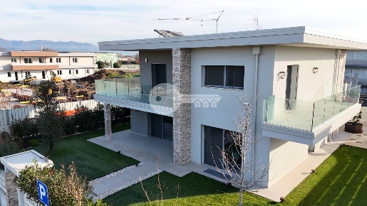 Foto Villa unifamiliare in via San Filastrio, Torbole Casaglia di 382 m²
