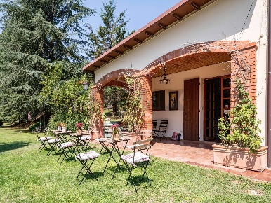 Foto Rustico a Fabriano di 1000 m² con 20 locali in vendita