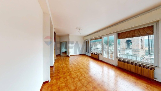 Foto Appartamento a Gualdo Tadino Centro di 161 m² con 5 locali in vendita