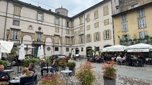 Foto Appartamento in Piazza Lorenzo Mascheroni, Bergamo Città Alta