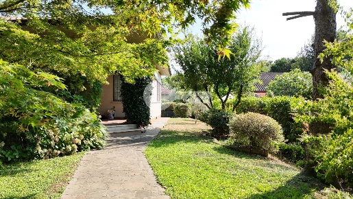 Foto Case semi ndipendenti in via benedetto croce 12, Manerbio Centro