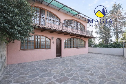 Foto Rustico a San Benedetto del Tronto Santa Lucia di 336 m² con 10 locali