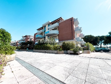 Foto Appartamento in Largo Danubio 13, San Benedetto del Tronto di 220 m²