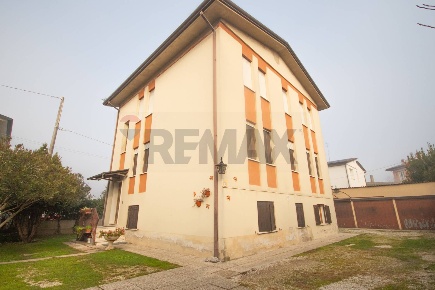 Foto Casa indipendente in Via Livorno 9, Mira Mira Taglio di 230 m²