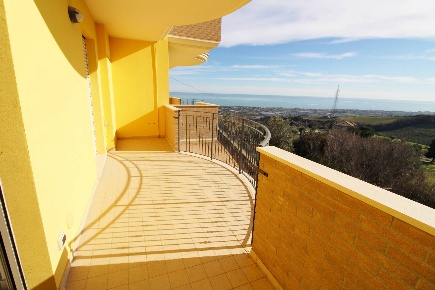 Foto Appartamento in via dei colli, Colonnella di 70 m² con 3 locali