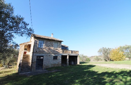 Foto Rustico in contrada pagliare, Monsampolo del Tronto di 200 m²