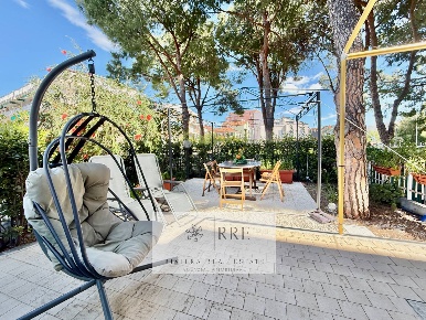 Foto Appartamento in via Aurelia, Loano Centro di 95 m² con 3 locali