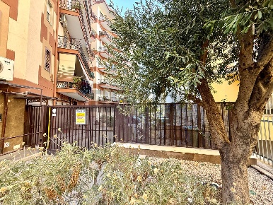 Foto Posti auto in VIA GARIGLIANO 14, Marano di Napoli Centro di 120 m²