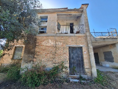 Foto Rustico in contrada collenavicchio, Monteprandone di 220 m² in vendita