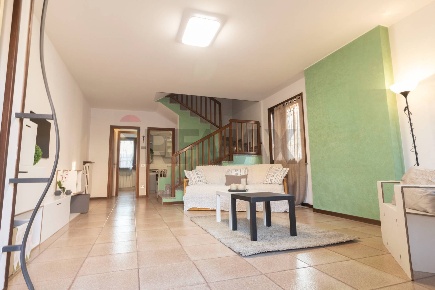 Foto Villa unifamiliare in Via Monsignor Castelli 17, Desio di 201 m²