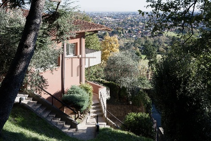 Foto Villa unifamiliare in via Maresana, Ponteranica di 350 m² con 8 locali