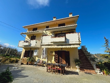 Foto Casa indipendente in Via Bora di Ragnola 22, Monteprandone di 350 m²