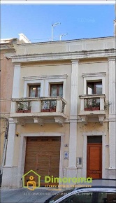 Foto Villa unifamiliare Cagliari San Benedetto di 318 m² con 4 locali