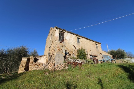 Foto Rustico in via valle apparignano, Acquaviva Picena di 227 m²