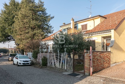 Foto Villa a schiera in VIA DELLE ROSE 27, Olgiate Olona di 136 m²