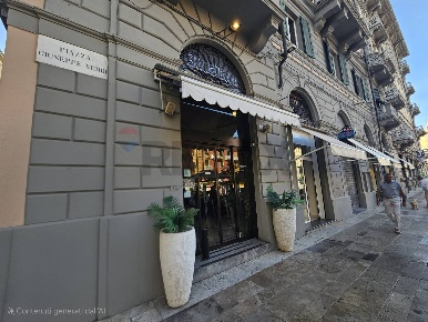 Foto Bar in Piazza giuseppe verdi 1, La Spezia Centro Storico di 95 m²
