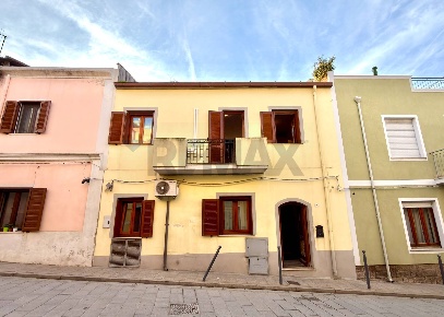 Foto Appartamento in Via Fiorentina 56, Sorso Centro di 118 m² con 5 locali