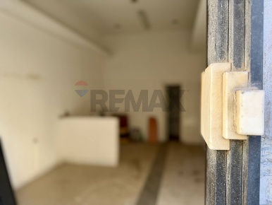 Foto Negozio in VIA SVIZZERA 43, Marano di Napoli Centro di 21 m²