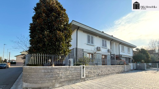 Foto Appartamento a Santa Croce sull'Arno Centro di 130 m² con 5 locali