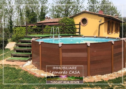 Foto Casale a Vinci Centro di 90 m² con 4 locali in vendita