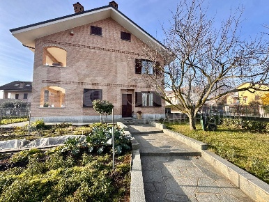 Foto Villa unifamiliare in della Rul, Bruino di 250 m² con 6 locali
