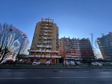 Foto Negozio in Via delle Rose 3, Pieve Emanuele Centro di 64 m² in vendita