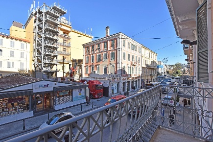 Foto Appartamento in Via Roma, Sanremo Porto Vecchio di 50 m² con 2 locali