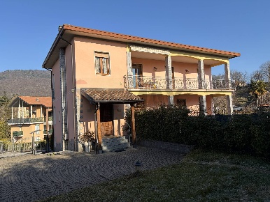 Foto Case semi ndipendenti in VIA SALVO D'ACQUISTO 2, Viggiù Centro