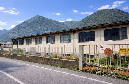Foto Magazzino in via Ravella 7, Castelmarte Ravella di 447 m² in vendita