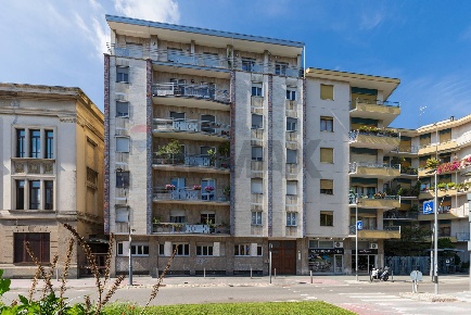 Foto Ufficio a Legnano di 90 m² con 4 locali in affitto