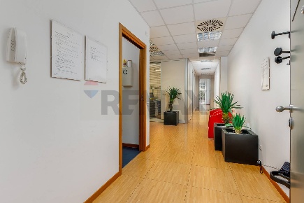 Foto Ufficio in VIA PROVINCIALE 2, Lallio di 150 m² con 4 locali in affitto