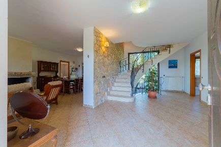 Foto Villa unifamiliare in Via Maddalena 49/a, Vasto di 300 m² con 6 locali