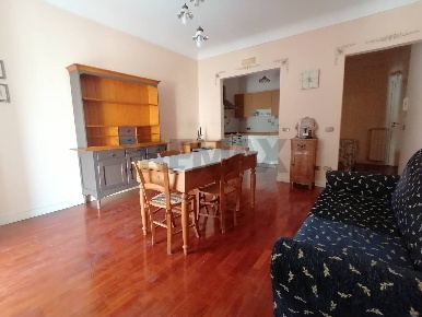 Foto Casa indipendente a Comiso Centro di 250 m² con 7 locali in vendita
