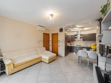 Foto Appartamento a Calco di 110 m² con 3 locali in vendita