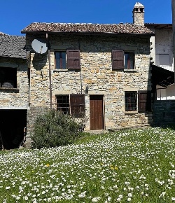 Foto Casa indipendente a Vernasca Dadomo di 61 m² con 3 locali in vendita