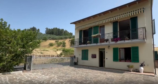 Foto Villa unifamiliare a San Miniato Centro Storico di 220 m² con 9 locali
