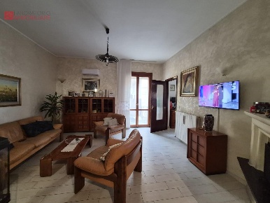 Foto Casa indipendente a Lecce Poligono - Via San Cesario di 168 m²