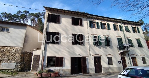 Foto Casa indipendente a Lucca Santa Maria del Giudice di 110 m² in vendita