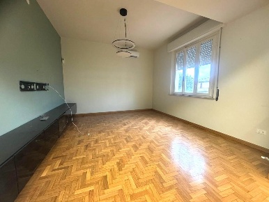 Foto Appartamento a Pontedera Oltrera di 120 m² con 4 locali in vendita