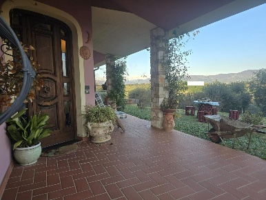 Foto Casa indipendente a Cerreto Guidi Centro di 230 m² con 8 locali