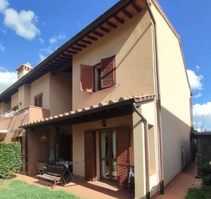 Foto Villa unifamiliare a Vicopisano di 225 m² con 4 locali in vendita