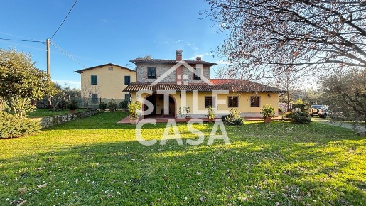 Foto Casa indipendente a Capannori Gragnano - Lappato di 169 m² in vendita